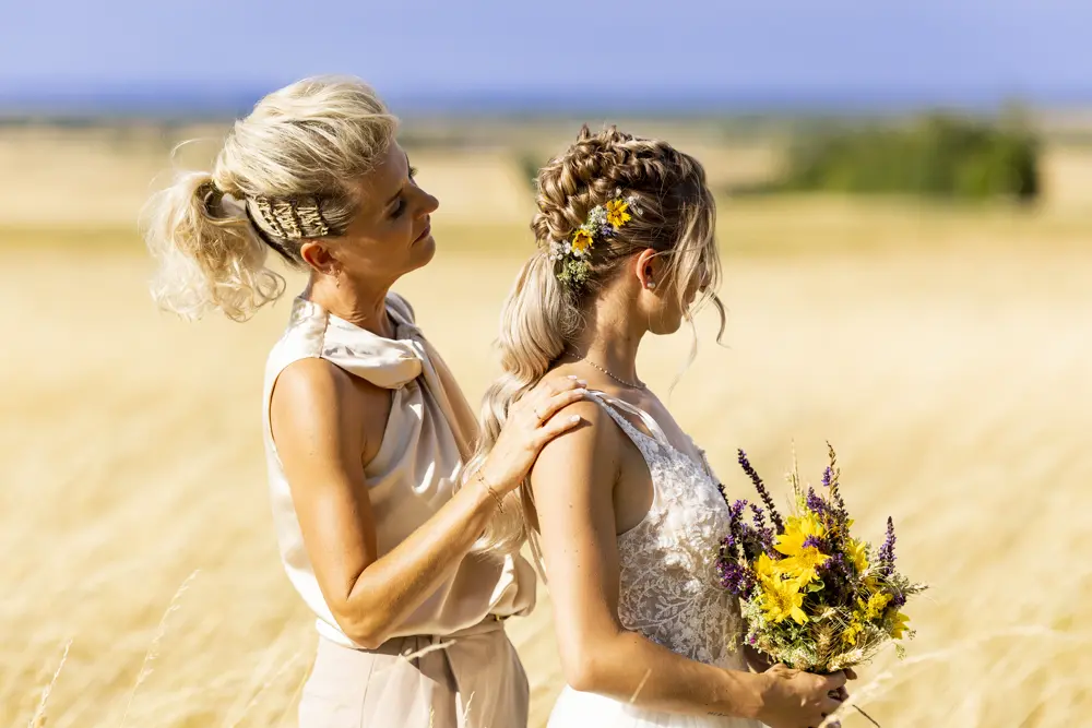 Braut und Brautmutter 18