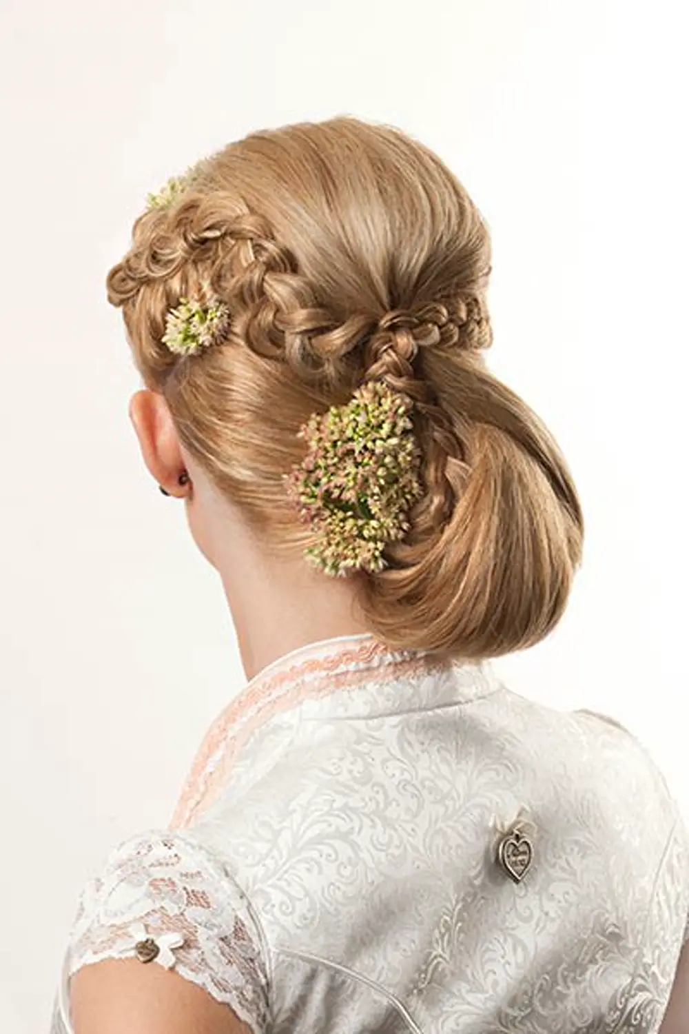 Grenzenlose Haar-Tracht 09